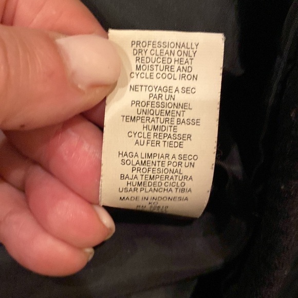 Anne Klein black wool jacket with toggle button closure. Herringbone weaveSize S - Picture 9 of 13